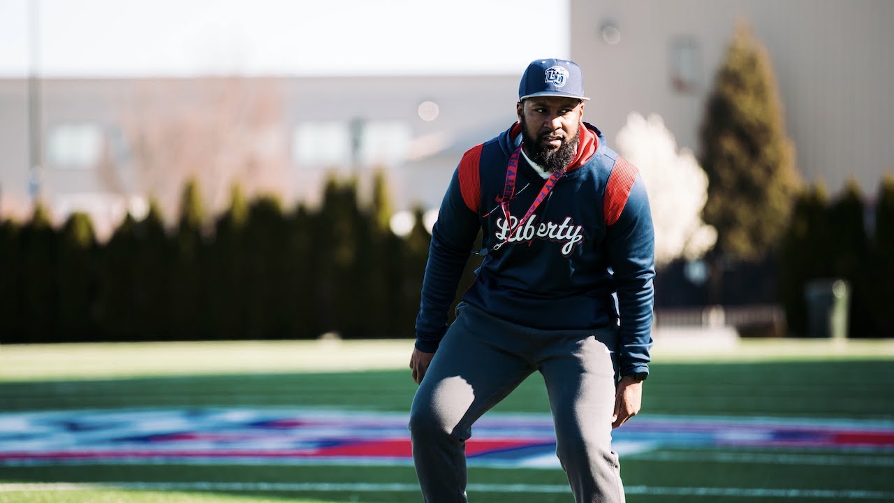 Mic'd Up: Wide Receivers Coach Tony Washington