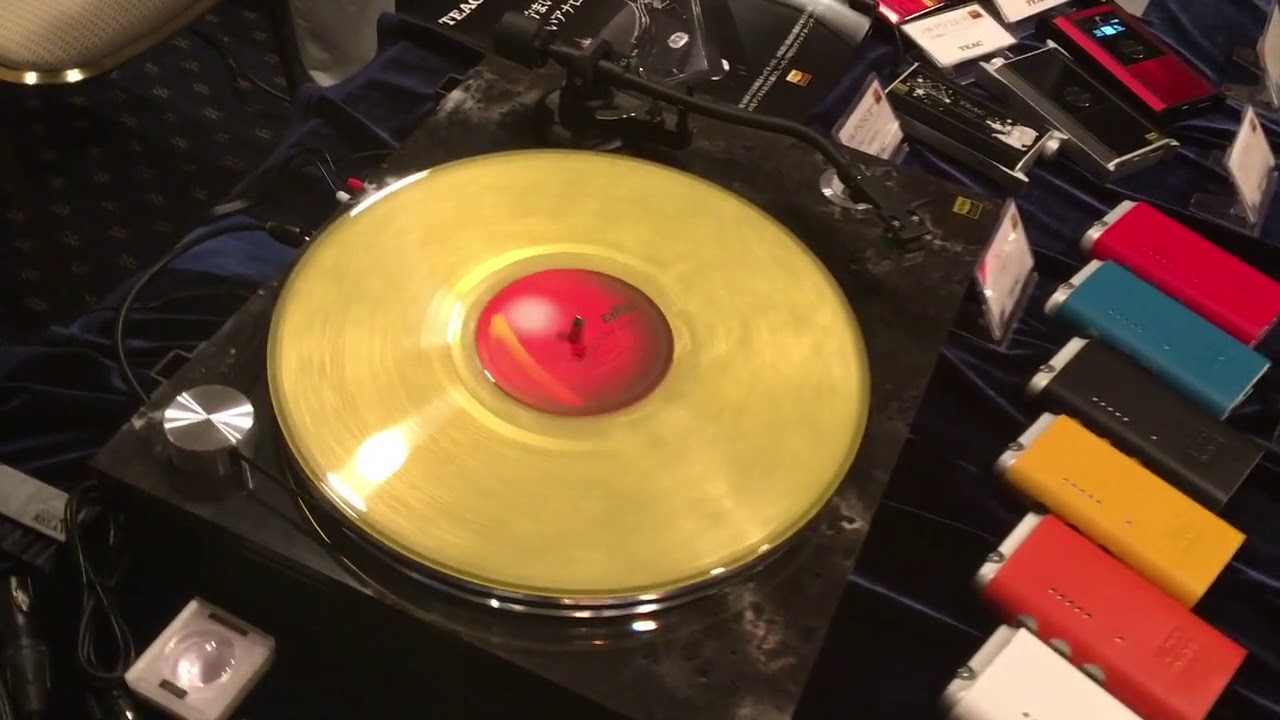 TEAC TN 570 digitising turntable @ Fujiya Avic Spring 2016 -- Darko.Audio