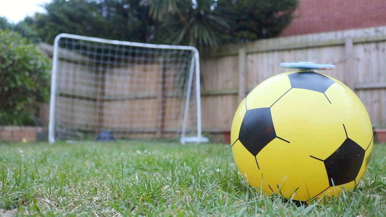 FIDGET SPINNER FOOTBALL TRICKSHOTS CHALLENGE! YouTube