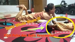 Tante cantik viral ‼️ pijat kaki kanannya sering bengkak semut