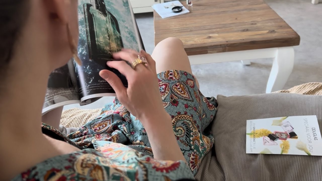 ASMR Page Turning Magazine Bazaar Summer vibes