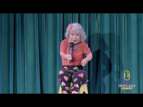 How does a little person wipe her ass? Comedian Tanyalee Davis explains her technique.