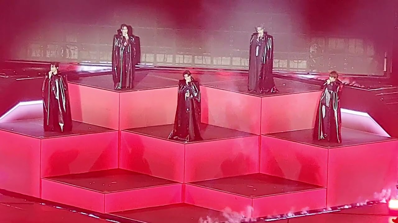 LYKN - แอบรักไม่ทำให้ใครตาย(No Worries) 191025 #LYKNDuskAndDawnConcertDay2 #LYKN