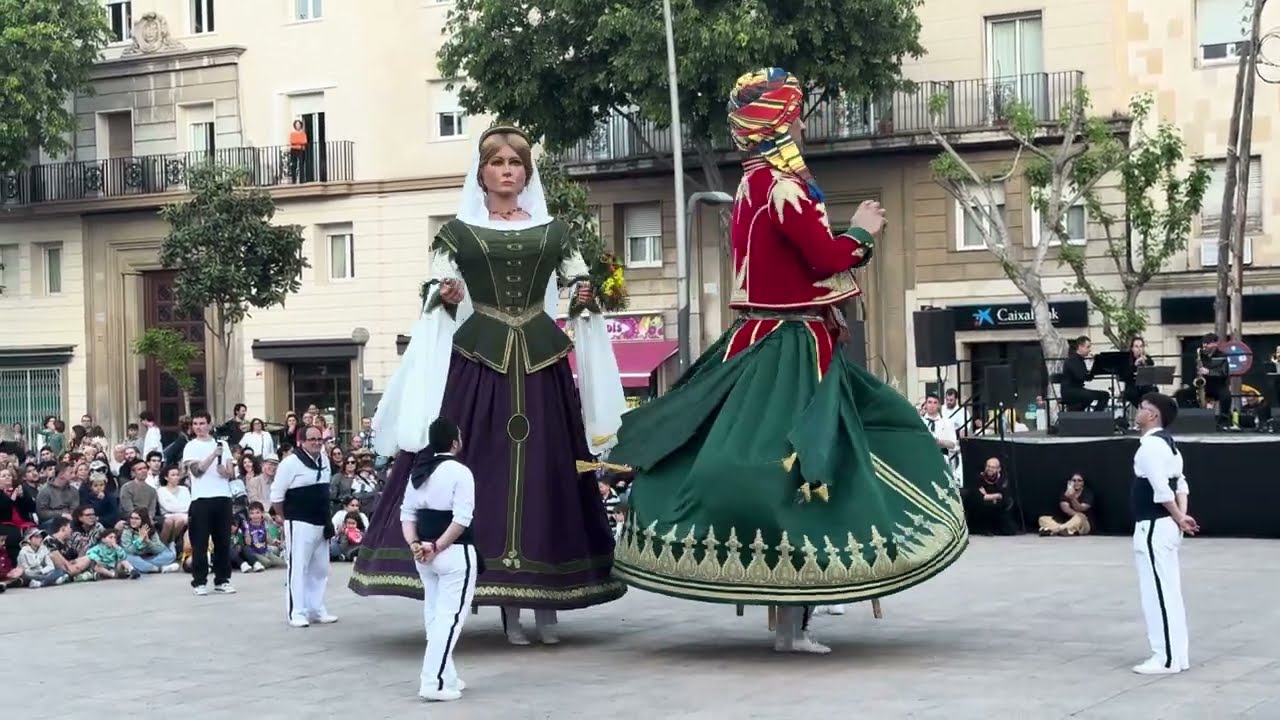 'Vestida de nit' · Ball dels Gegants moros de Badalona al Badagegants (03/05/2025)