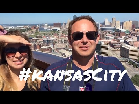 WEEKEND in KANSAS CITY - MUSEUMS, BBQ , and CITY TOUR - vlog