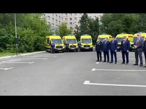 Президент Татарстане вручил ключи от автомобилей скорой помощи