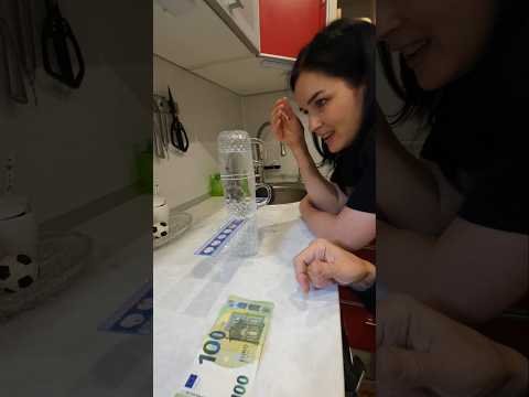 перелей воду в нижний стакан #челлендж #прикол #мужжена #юмор #shorts