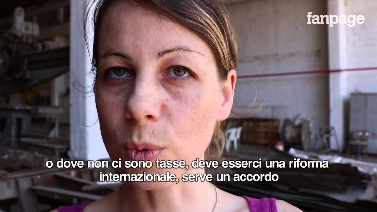 Grecia, cantieri vuoti e spiagge affollate: la crisi vista dal porto di Atene