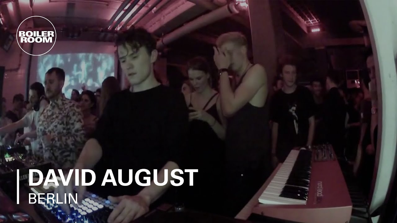 August - Jorden Er Rund (LIVE) | MGP 2024