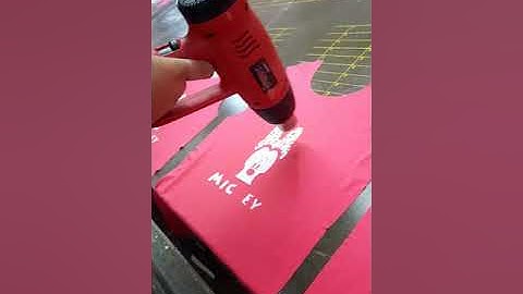 kỹ thuật sấy tay in giữa các lớp dẻo trong in lụa thủ công