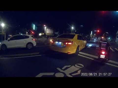 Video 1110821萬華區中華路二段與中華路二段484巷路口＿台灣計程車紅燈越線 車牌TDD-2101 - youtube