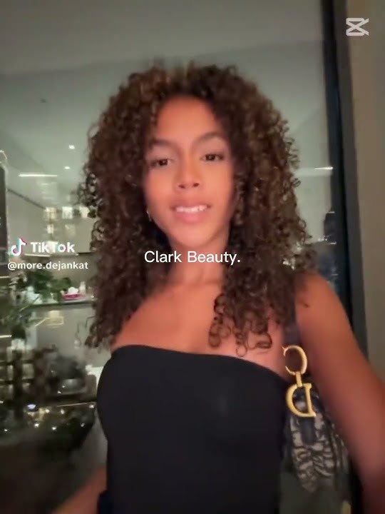 Clark Beauty. @kat_clark_ @latishaclark  DEJA CLARK