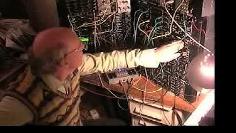 fast runner: modular synth improv