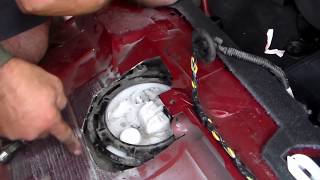 How to REPLACE Ford Focus In Tank FUEL PUMP In 20 MINUTES!