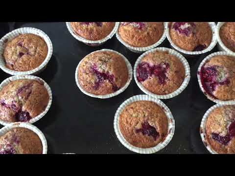 Video: Boghvede Muffins Med Bær