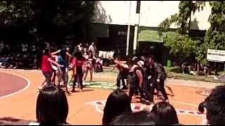 METAL VS DUGEM@SAINT MARY HIGH SCHOOL CIREBON ANGKATAN 2013