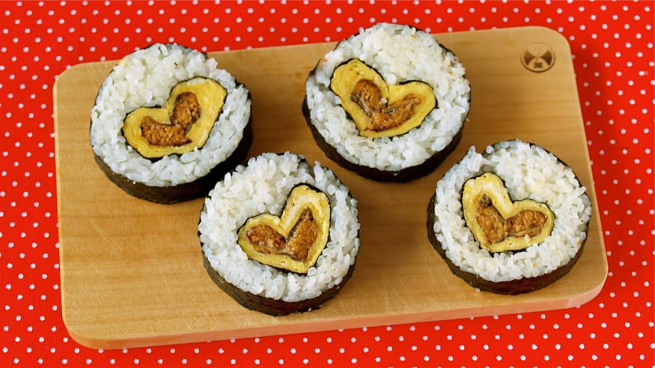 Heart-Shaped Umaki Maki-Zushi (Eel Rolled Omelette) ハートいっぱい♡う巻き巻き寿司 - OCHIKERON - CREATE EAT HAPPY | ochikeron