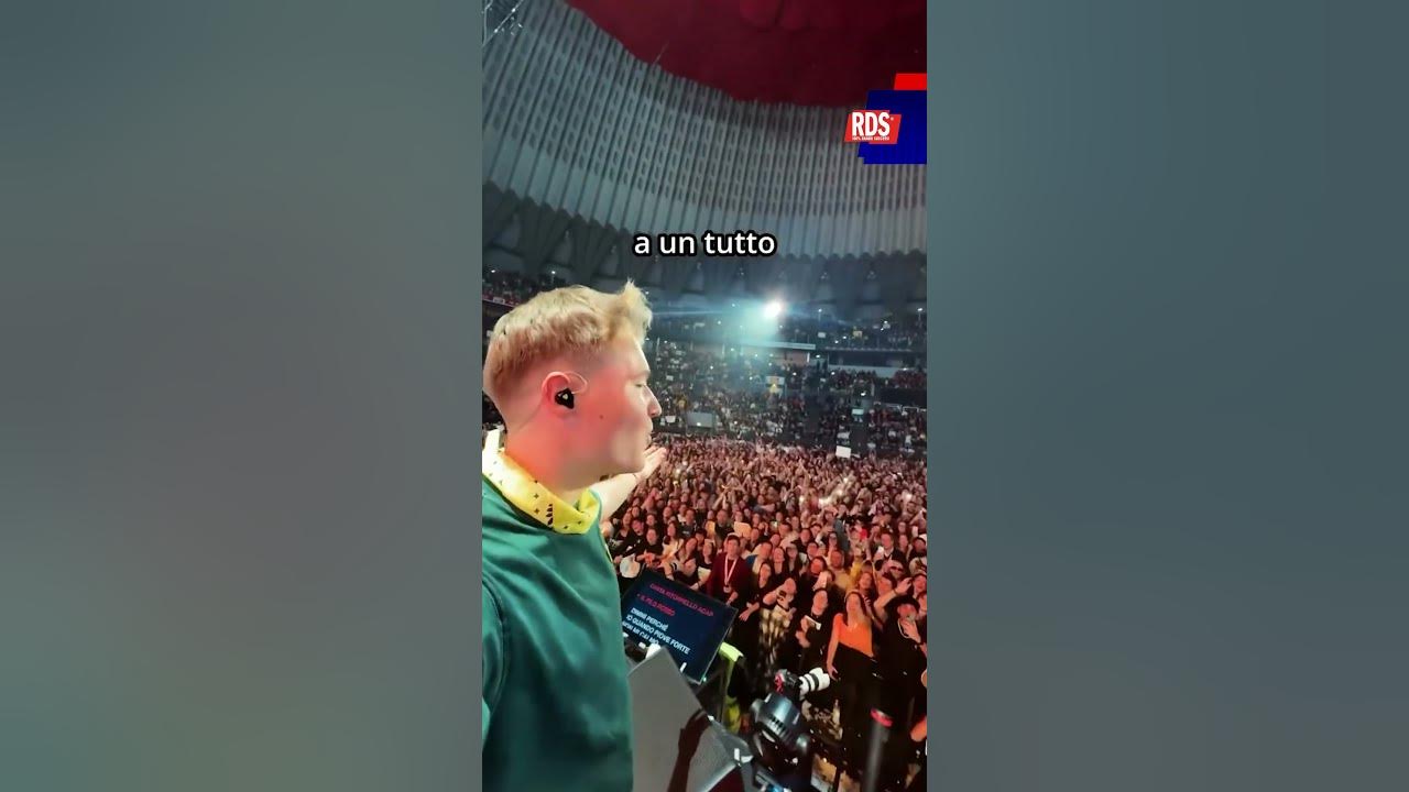 Alfa canta "Il Filo Rosso" live al Palalottomatica di Roma | RDSnews Alfa canta "Il Filo Rosso" live al Palalottomatica di Roma | RDSnews