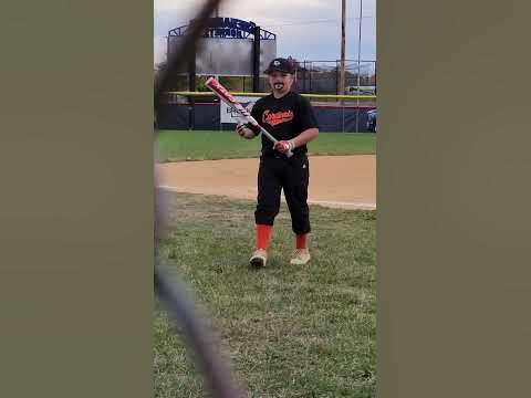 a little bat flipping going on by Enrique - YouTube