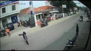 Penjambretan di Tegal Kunir, Pelaku Rampas HP Korban Sambil Naik Motor.