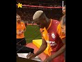 وسط الجماهير هكذا وقع أوسيمين عقده مع جالاتاسراي
