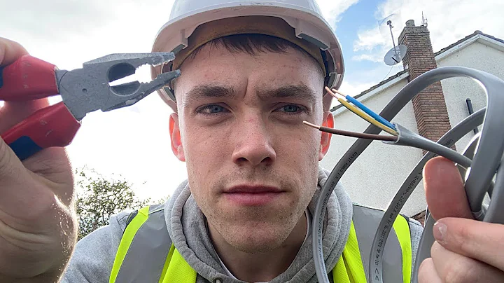 Day in the Life of an Apprentice Electrician | Should you become an Apprentice in 2021?