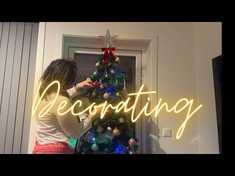Decorating my christmas tree! Vlogmas day 4