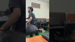 Increment ke time full serious rehna padega 😏Tag karo unhe jo phir bhi masti karte hain 😂 #worklife