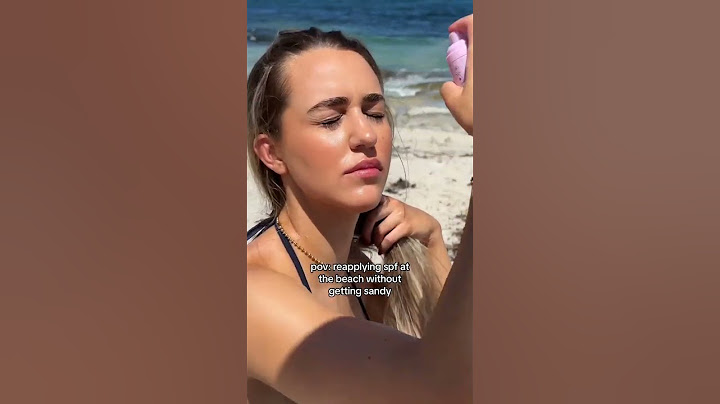 Easy Sunscreen Beach Hack?!! #beachessentials #sunscreenspray #quickscreen