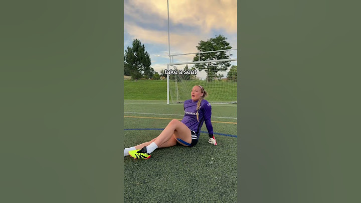 Things goalkeepers can do when they’re bored #soccer #goalkeeper