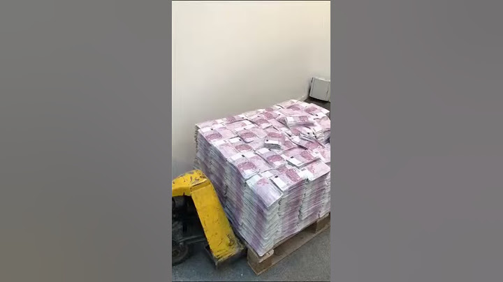 Mann filmt 500 Millionen Euro.