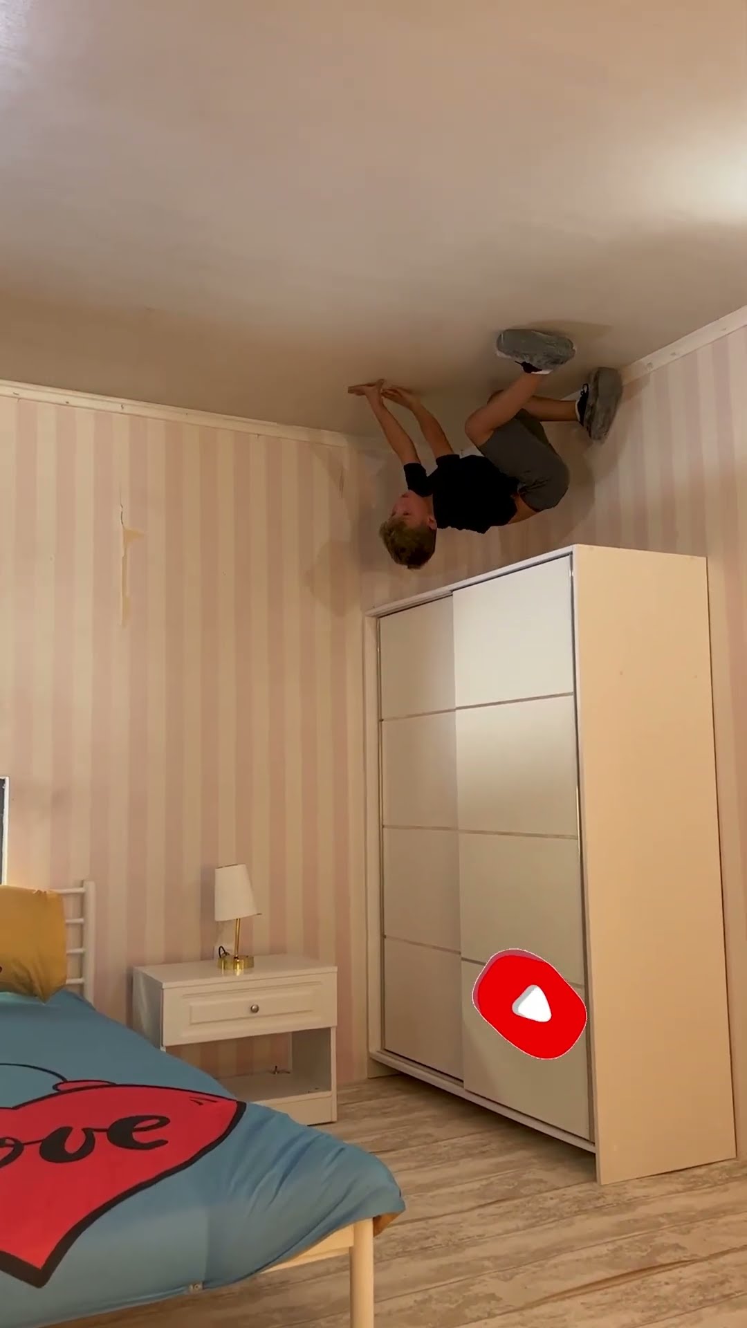 #upsidedown #kidsfun