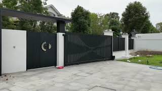The beauty of the Magic color series courtyard gates