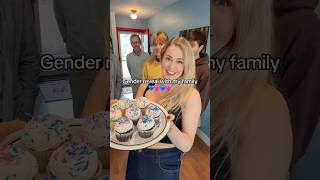 Our sweet gender reveal 🧁💙🩷