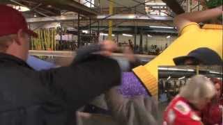 Decorating The 2013 Torrance Rose Float