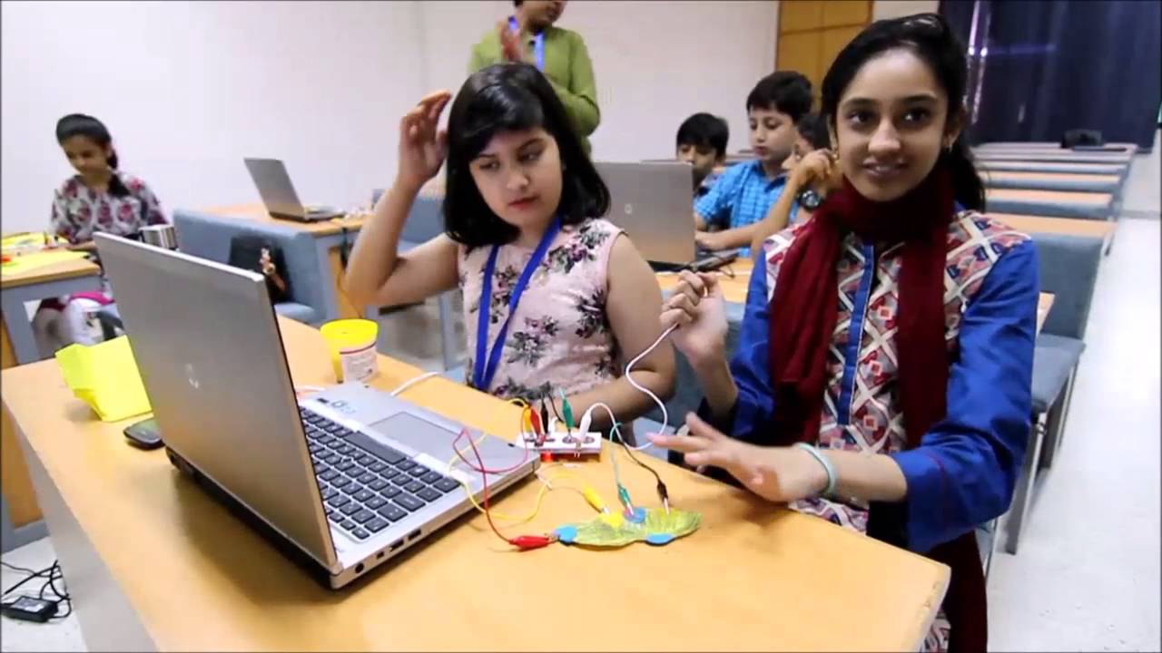 Physical Computing at LearnOBots - YouTube