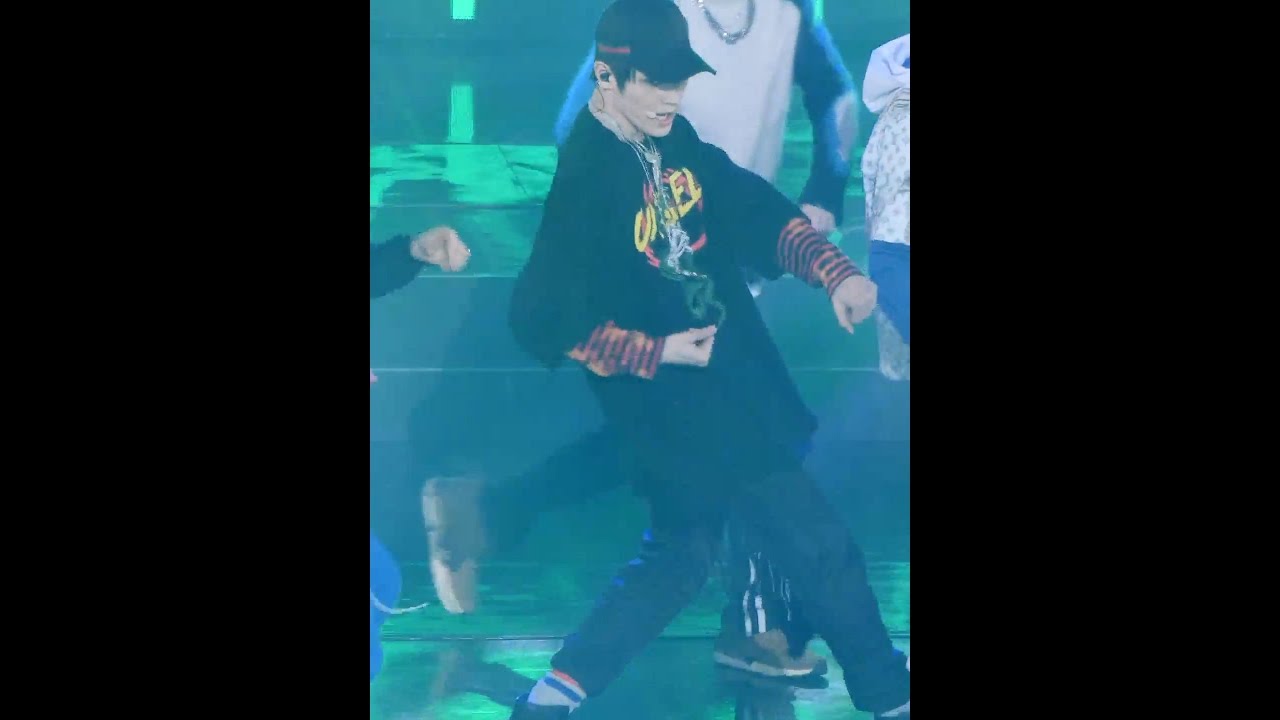 170222 NCT 127 - 無限的我 (무한적아;Limitless) [태용] TAEYONG 직캠 Fancam (2016 가온차트어워드) by Mera
