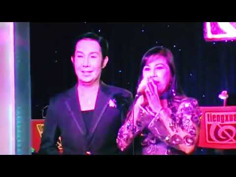 phong tra tieng xua Update Vũ Linh, Tài Linh cắt bánh tạm biệt (phòng trà Tiếng Xưa 2011)