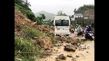 Sạt lở trên Dốc Cun khiến giao thông ùn tắc nghiêm trọng