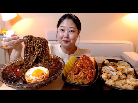 고춧가루 솔솔뿌린 짜장면 바삭한 탕수육 배추김치 단무지 먹방 Jjajang <strong>myeon</strong> black bean noodles Mukbang Eatingsound