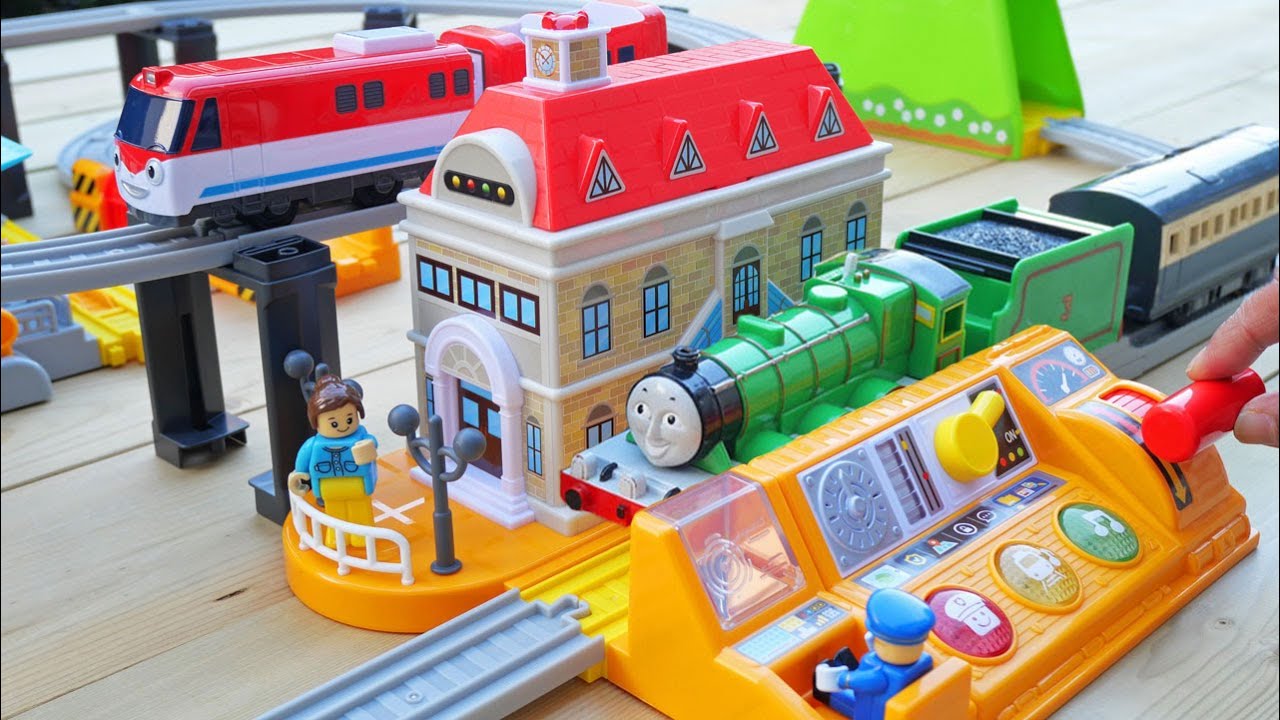 Titipo's Talking Control Center & Thomas the Tank Engine's 3 Intersecting Courses