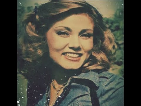 نادية ارسلان كيف تغير شكلها بعد الاعتزال والحجاب وزوجها الفنان المشهور Shorts  نادية ارسلان كيف تغير شكلها بعد الاعتزال والحجاب وزوجها الفنان المشهور Shorts