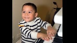 mini vlog! Abang fatih main piano sambil nyanyi baby shark gemesin banget 😘#abangl #leslar