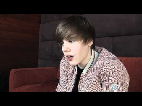 Justin Bieber Talks About Mama Jan