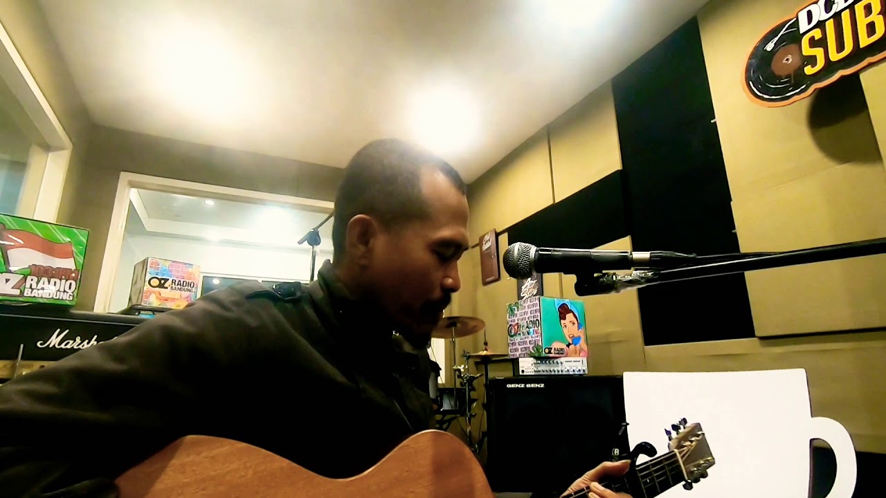 Iksan Skuter - Pulang (Live at DCDC Substereo OZ Bandung)