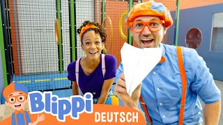 Blippi, Meekah Spielen mit einem Papierflieger in einem Freudenhaus-Vergnügungspark