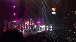 Demi Lovato ft. Cheat Codes - No Promises - Jingle Ball 2017 - Chicago