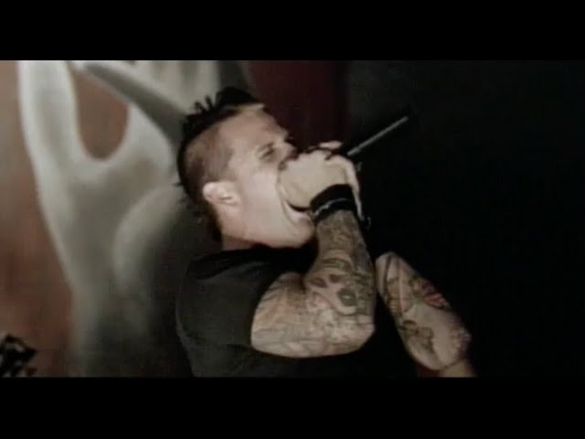 Смотреть «Bleeding Through "Love Lost In A Hale Of Gunfire"» на YouTube Смотреть «Bleeding Through "Love Lost In A Hale Of Gunfire"» на YouTube
