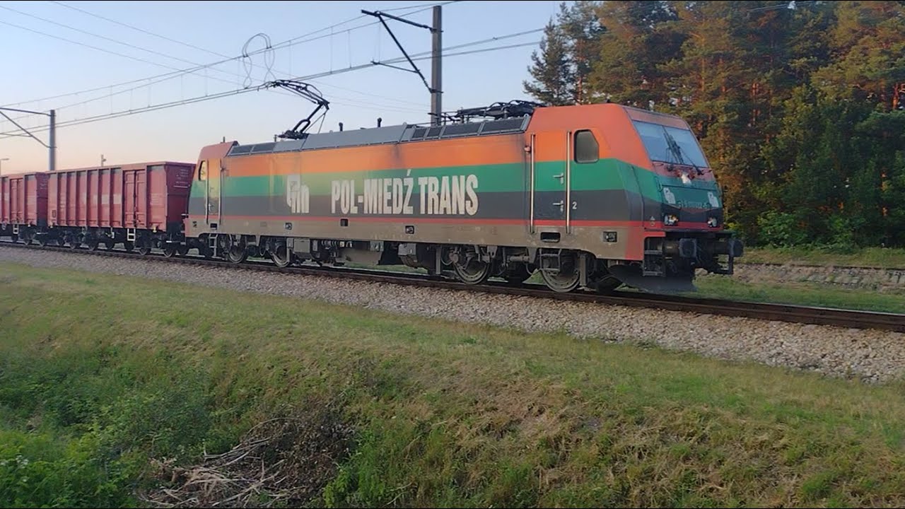 E483-201 jedzie w stronę Tłuszcza