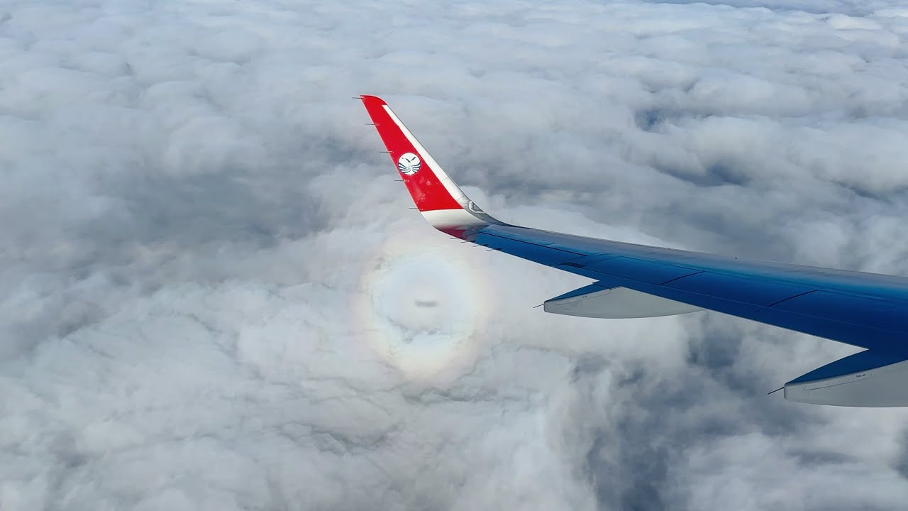 Я прилетел в самый высокий аэропорт в мире, чтобы попасть в этот горный рай